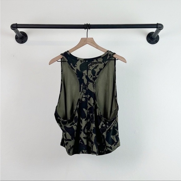 NWT Nike Dri-FIT One Luxe Icon Clash Women's Training Tank (Plus Size) Camo - Picture 7 of 8